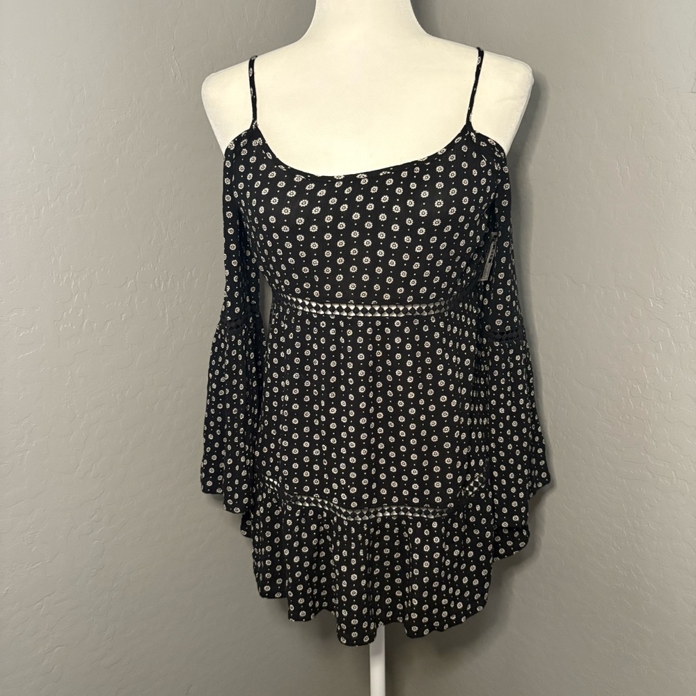 Patrons of Peace Black and White Floral‎ Blouse Size Small